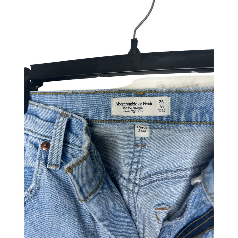 Abercrombie & Fitch The 90s Straight Ultra High Rise